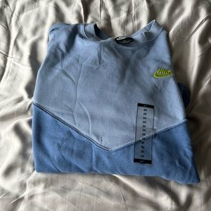 Nike Loose Fit